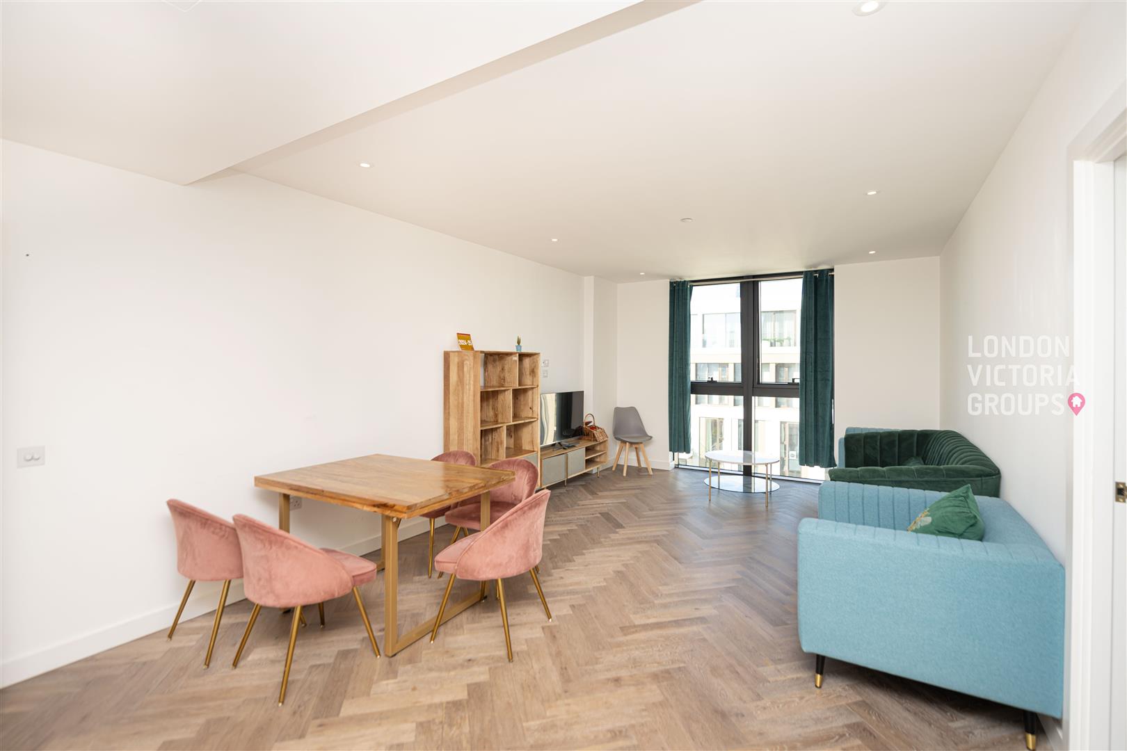 1 bed property in 23 Gauging Square, London